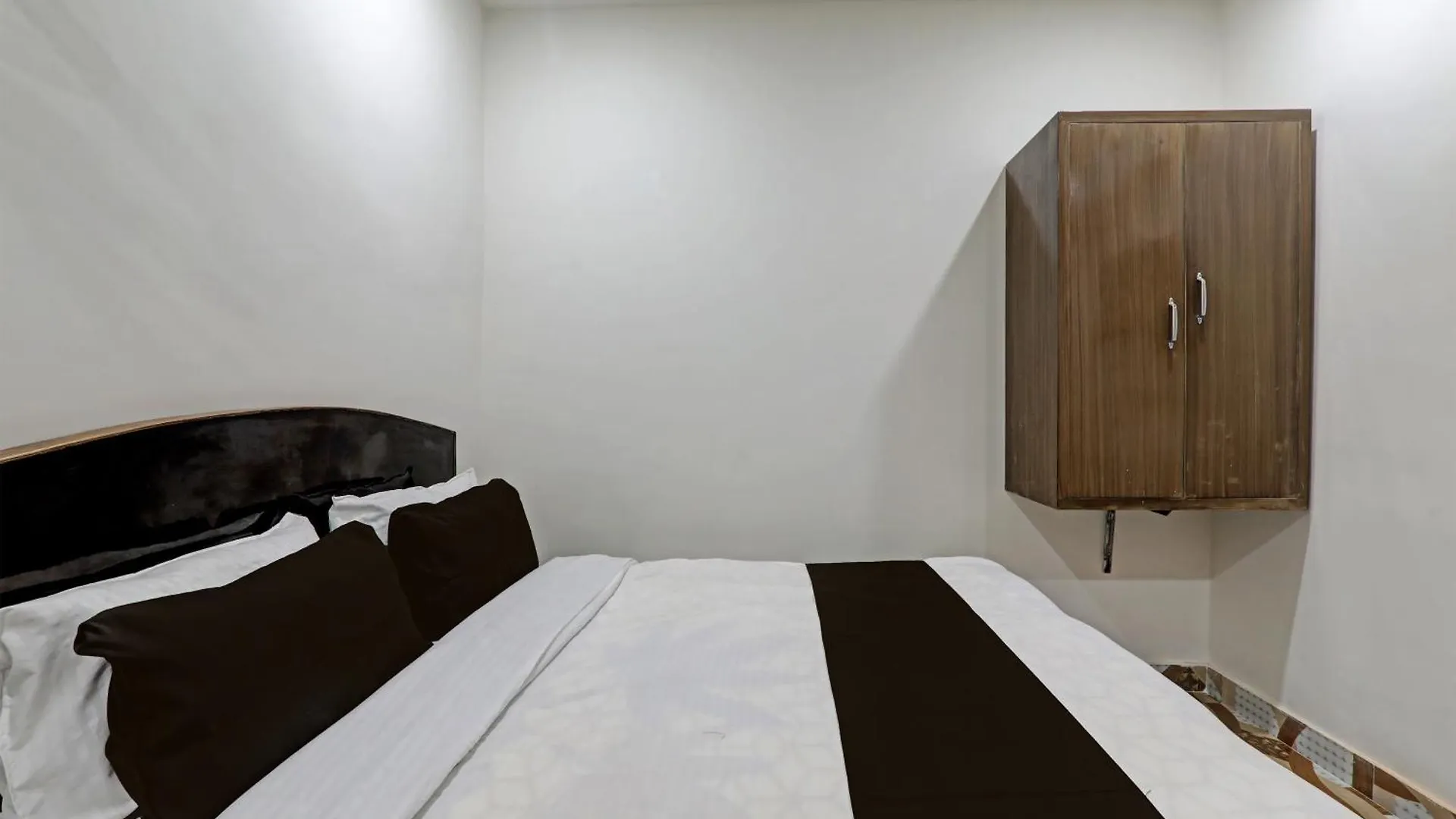 Super Hotel O V Residency Varanasi