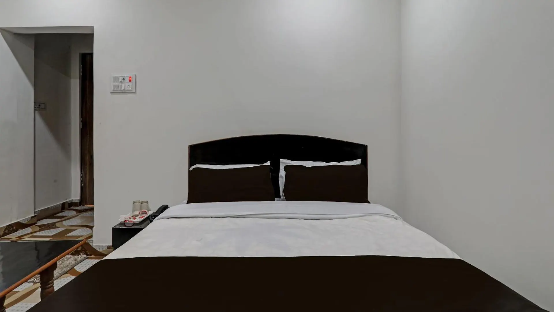 Super Hotel O V Residency Varanasi 4*,  India