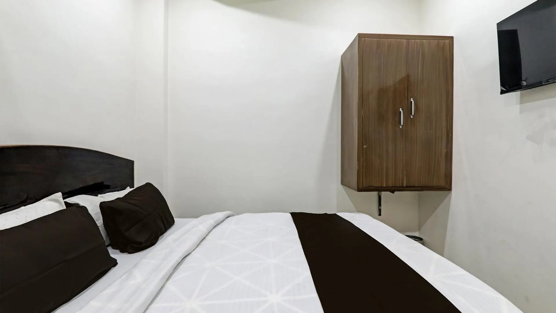 Super Hotel O V Residency Varanasi